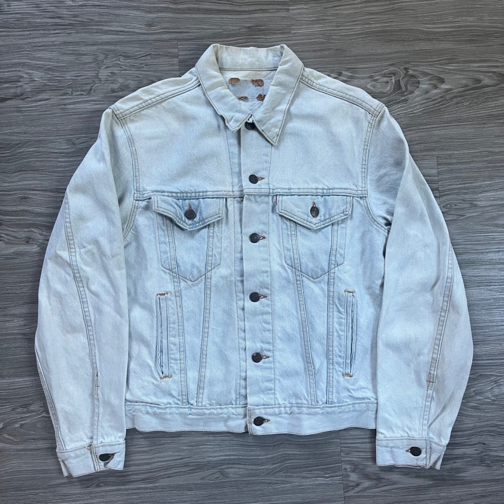 Vintage 90's Levis 70506 0211 Light Wash Denim Trucker Jacket Mens USA Made